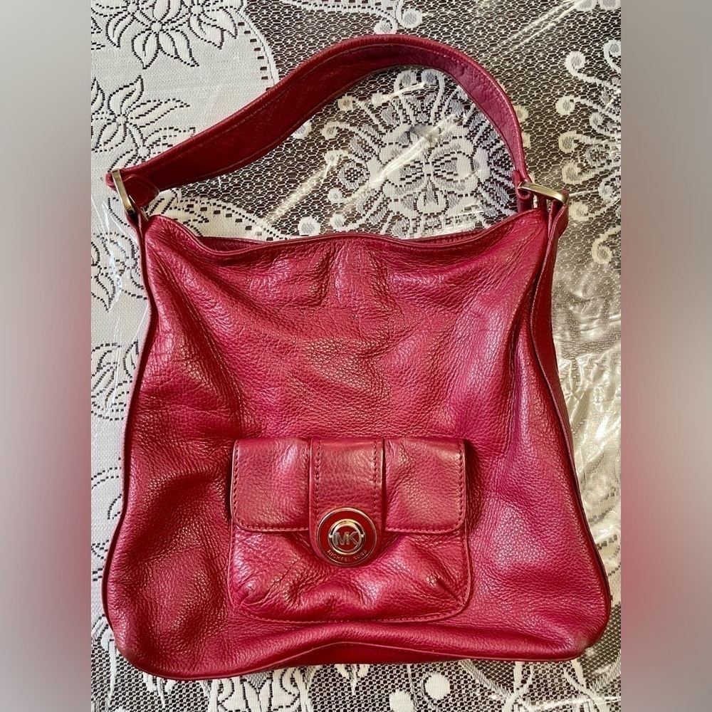 Michael Kors Vintage Pebbled Leather Shoulder Bag – Red
